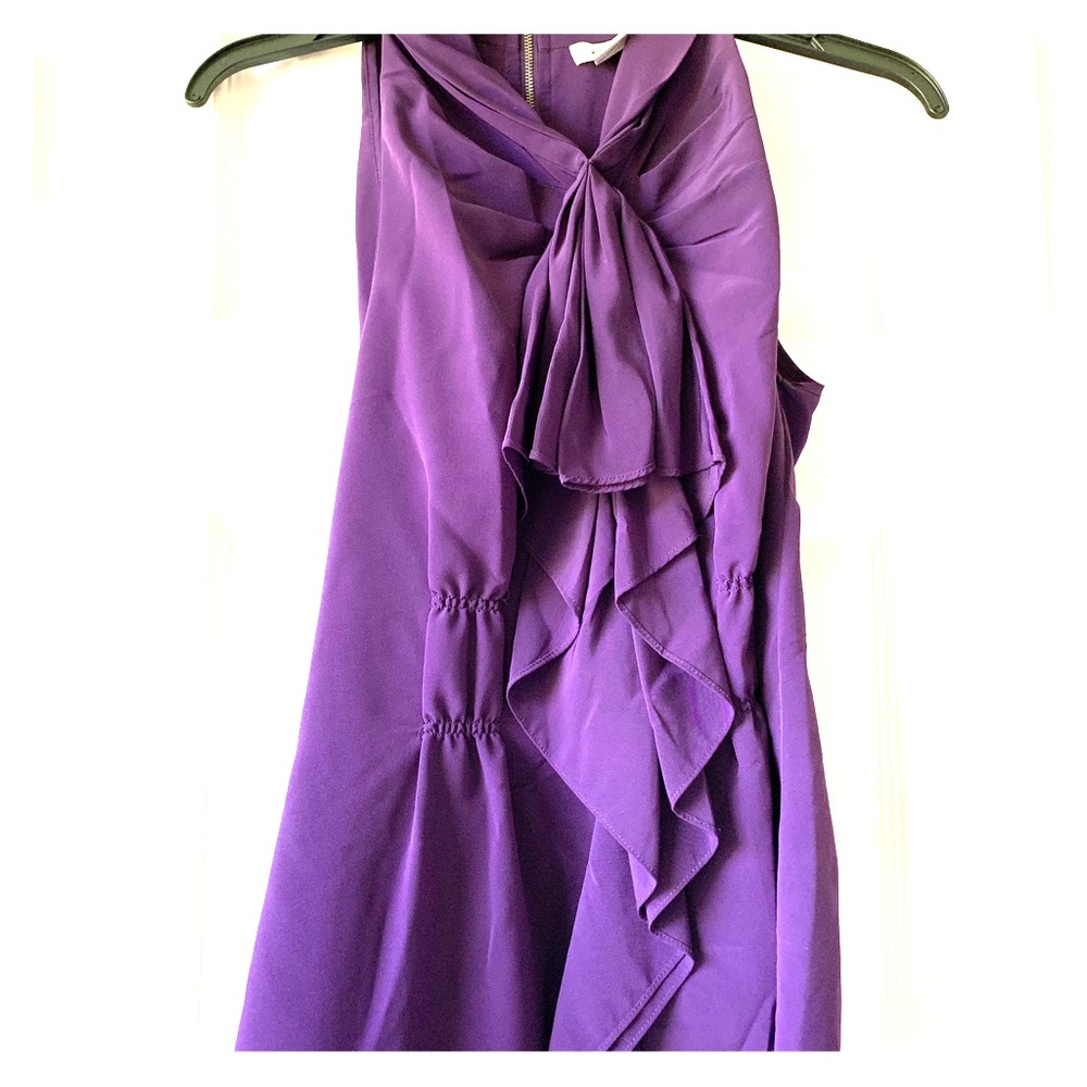 🌸Gorgeous ruffle neckline sleeveless blouse